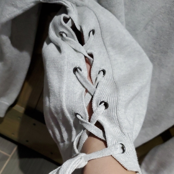 Women's Gray Sweater - Picture 6 of 7